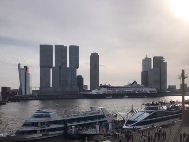 Vasco da Gama aan de Cruise Terminal Rotterdam